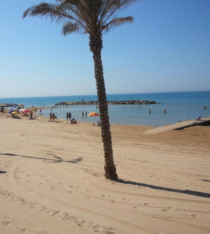 Casa del Sole fronte spiaggia Marina di Ragusa Esterno foto