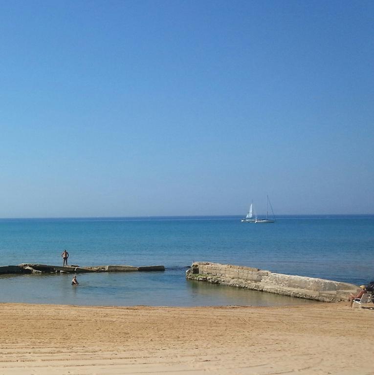 Casa del Sole fronte spiaggia Marina di Ragusa Esterno foto