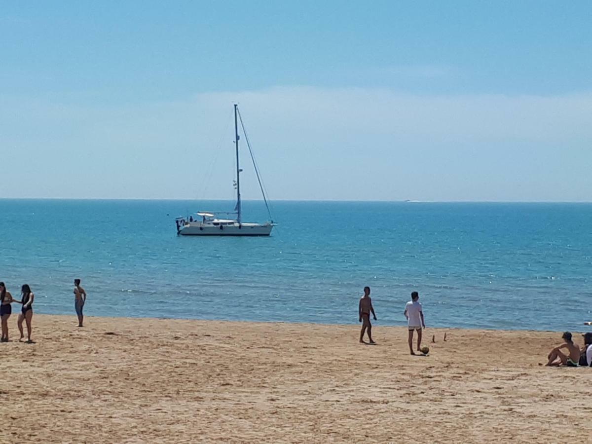 Casa del Sole fronte spiaggia Marina di Ragusa Esterno foto